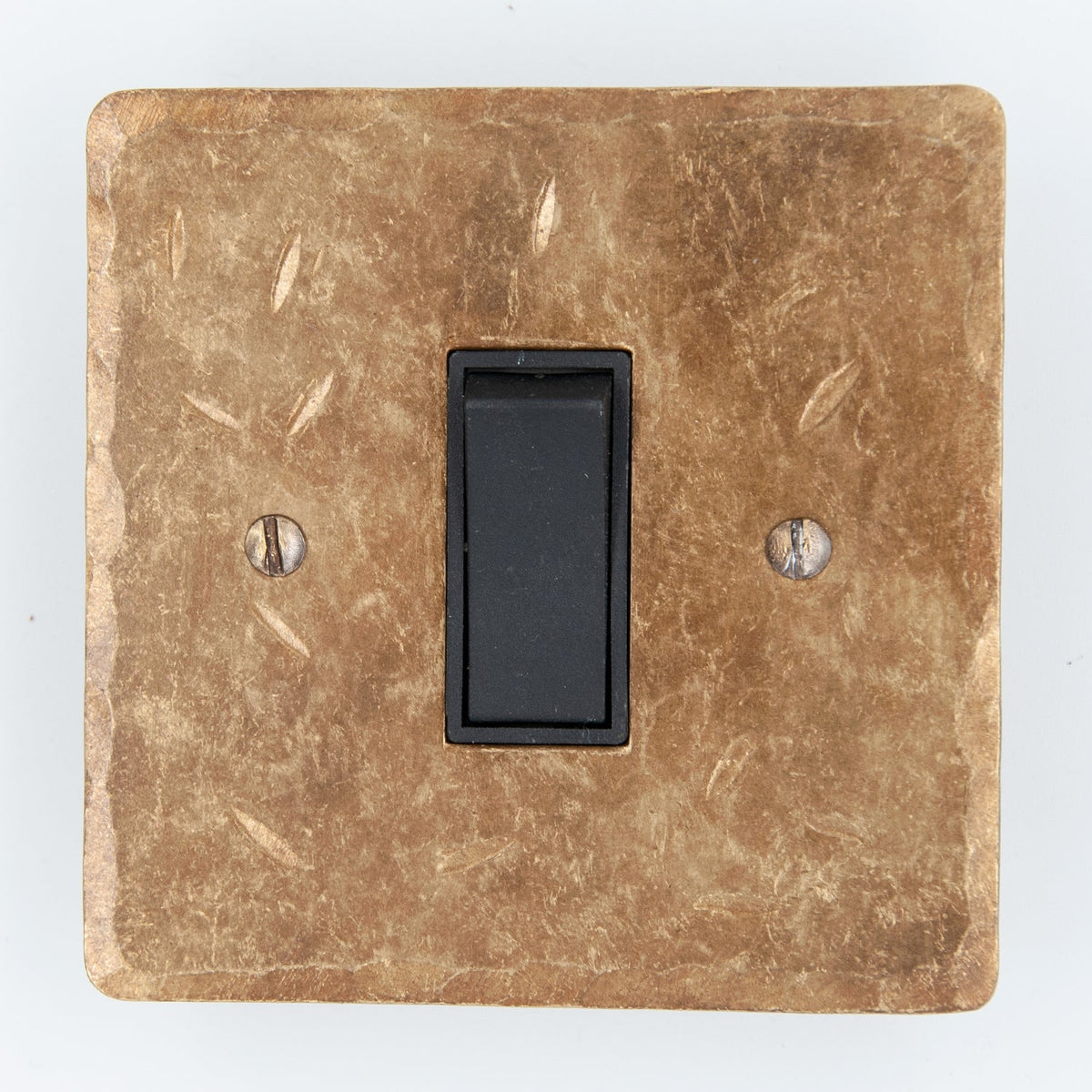 Single Rocker Switch - Hammered Plate (2 WAY)